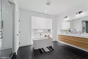 73 E Sharpnack St, Philadelphia, PA 19119 - Photo 25