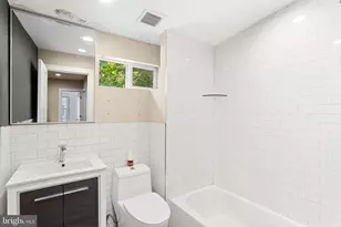 1233 N Lecount St, Philadelphia, PA 19121 - Photo 9