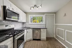 1615 E Eyre St, Philadelphia, PA 19125 - Photo 3