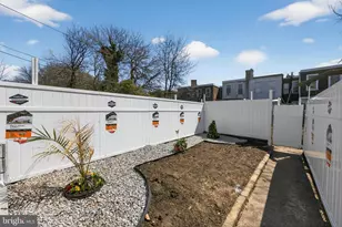 2046 Dennie St, Philadelphia, PA 19140 - Photo 3