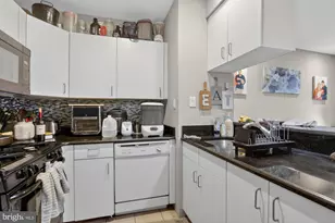 1708 Catharine St, Philadelphia, PA 19146 - Photo 5