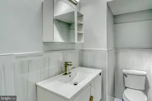 588 E Godfrey Ave, Philadelphia, PA 19120 - Photo 23