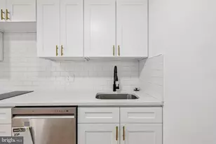 1223 Spruce St, Philadelphia, PA 19107 - Photo 5