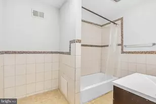 1504 Brown St, Philadelphia, PA 19130 - Photo 11