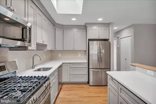 3355 S Keswick Rd, Philadelphia, PA 19114 - Photo 11