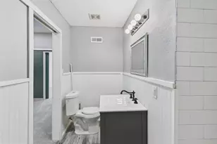 654 N 36th St, Philadelphia, PA 19104 - Photo 17