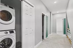 654 N 36th St, Philadelphia, PA 19104 - Photo 13