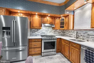 2331 S 16th St, Philadelphia, PA 19145 - Photo 9