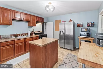 233 E Slocum Street, Philadelphia, PA 19119 - Photo 1