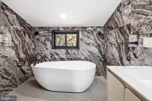 321 S 3rd St, Philadelphia, PA 19106 - Photo 37