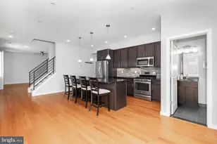 2555 Carpenter St, Philadelphia, PA 19146 - Photo 3