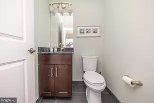 2555 Carpenter St, Philadelphia, PA 19146 - Photo 15