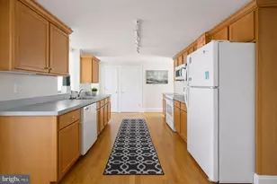 1701 Spruce St, Philadelphia, PA 19103 - Photo 5