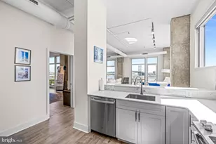 113 N Bread St, Philadelphia, PA 19106 - Photo 17