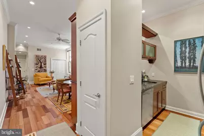 2049 Walnut Street #1R, Philadelphia, PA 19103 - Photo 3
