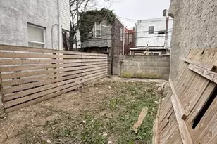 1618 S LeCount St, Philadelphia, PA 19145 - Photo 5