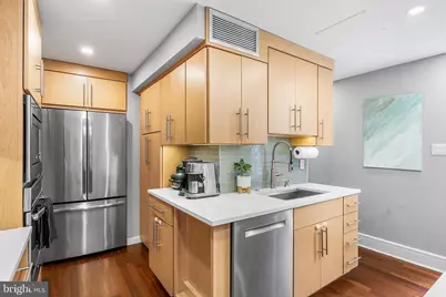 918 Spruce Street #2, Philadelphia, PA 19107 - Photo 3