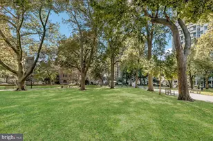 918 Spruce St, Philadelphia, PA 19107 - Photo 3