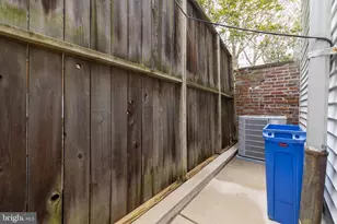 736 S 6th St, Philadelphia, PA 19147 - Photo 25