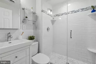 736 S 6th St, Philadelphia, PA 19147 - Photo 15