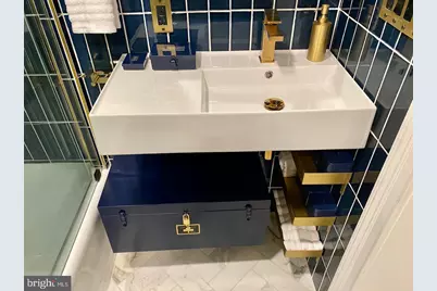 1324 Locust #429, Philadelphia, PA 19107 - Photo 15