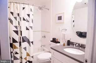 1518 Spruce St, Philadelphia, PA 19102 - Photo 11