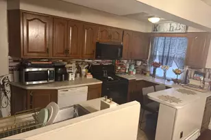 218 Stearly St, Philadelphia, PA 19111 - Photo 3