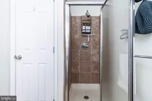 2528 Carpenter St, Philadelphia, PA 19146 - Photo 19