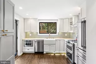 869 N 27th St, Philadelphia, PA 19130 - Photo 9