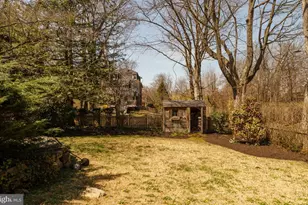 319 W Mermaid Ln, Philadelphia, PA 19118 - Photo 47