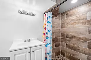 1538 Tasker St, Philadelphia, PA 19145 - Photo 11