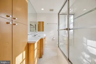 2032 Pine St, Philadelphia, PA 19103 - Photo 9