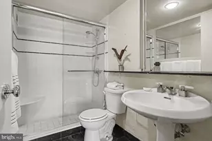 224 W Rittenhouse Square, Philadelphia, PA 19103 - Photo 17