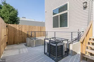 1251 N 15th St, Philadelphia, PA 19121 - Photo 17