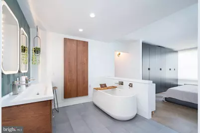 220 Locust Street #2DE, Philadelphia, PA 19106 - Photo 13