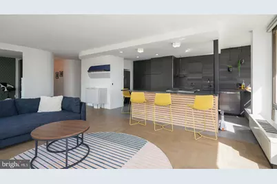 220 Locust Street #2DE, Philadelphia, PA 19106 - Photo 1