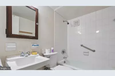 210 Locust Street #22CW, Philadelphia, PA 19106 - Photo 3