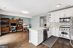 109 Surgeon General Ct, Philadelphia, PA 19146 - Photo 21