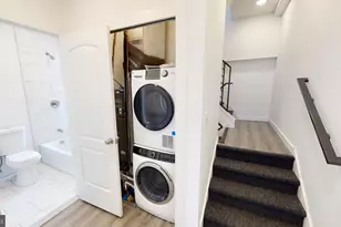 2131 N 8th St, Philadelphia, PA 19122 - Photo 9