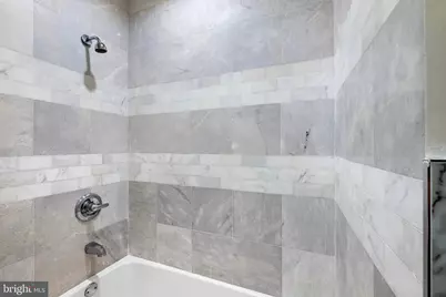 704-6 S Washington Square #3W, Philadelphia, PA 19106 - Photo 9