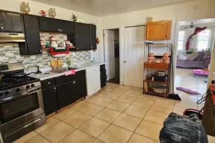 4535 Hedge St, Philadelphia, PA 19124 - Photo 9