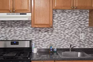 1601 S LeCount St, Philadelphia, PA 19145 - Photo 9