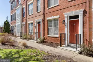 203 Surgeon Generals Ct, Philadelphia, PA 19146 - Photo 1