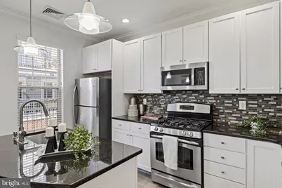 203 Surgeon Generals Court, Philadelphia, PA 19146 - Photo 9