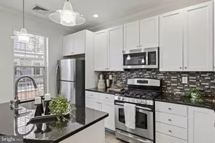 203 Surgeon Generals Ct, Philadelphia, PA 19146 - Photo 9