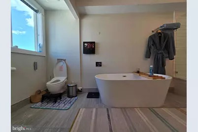 1227 N Leithgow Street, Philadelphia, PA 19122 - Photo 11