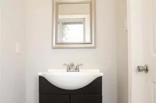 758 N 43rd St, Philadelphia, PA 19104 - Photo 9