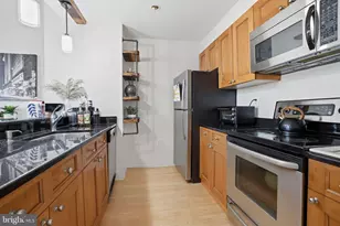 315 New St, Philadelphia, PA 19106 - Photo 5