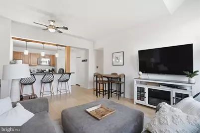 315 New Street #317, Philadelphia, PA 19106 - Photo 3