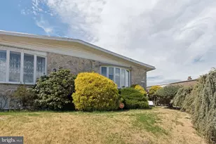 1928 Kentwood St, Philadelphia, PA 19116 - Photo 3